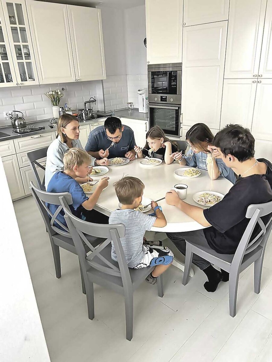 бизнес школа для подростков. какой бизнес открыть ребенку. какой бизнес открыть ребенку. школьник бизнесмен. бизнес школа для детей.