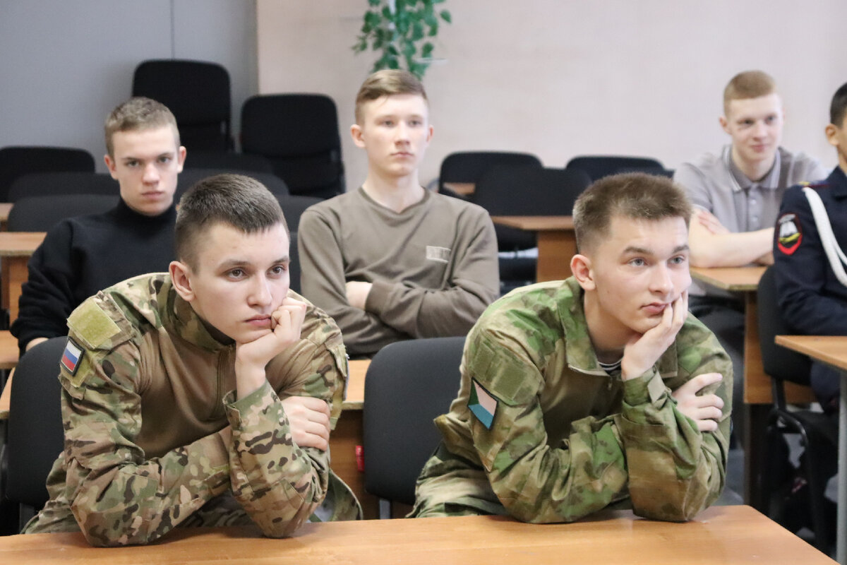 Сергей леонидович яшкин. Ленев андрей анатольевич. Сергей яшкин герой россии пермь. Герои собра. Герои собра.