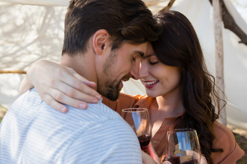 люблю тебя потому что ты есть. открытки с поцелуями для мужчин. две подруги навеки. люблю подругу потому что. картинки парень с девушкой.