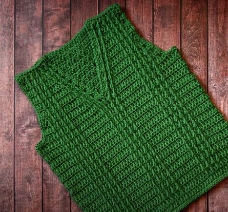    Детский жилет крючком   
Источник: Скриншот из видео