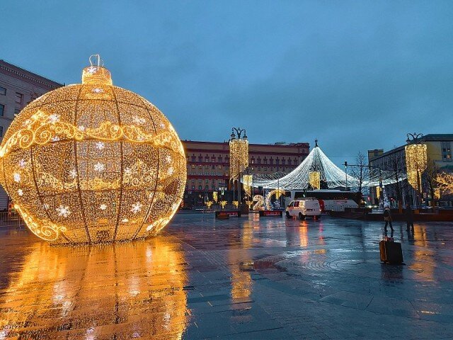 гум-каток на красной площади. москва зарядье зима. куда сходить в москве 13 декабря. куда сходить в москве 13 декабря. тверская площадь москва новый год 2022.
