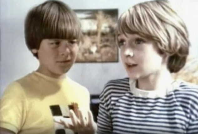 Цифра два. Малой двойка. Цифра 2. Мультяшные цифры. Цифра 2 распечатать на а4.