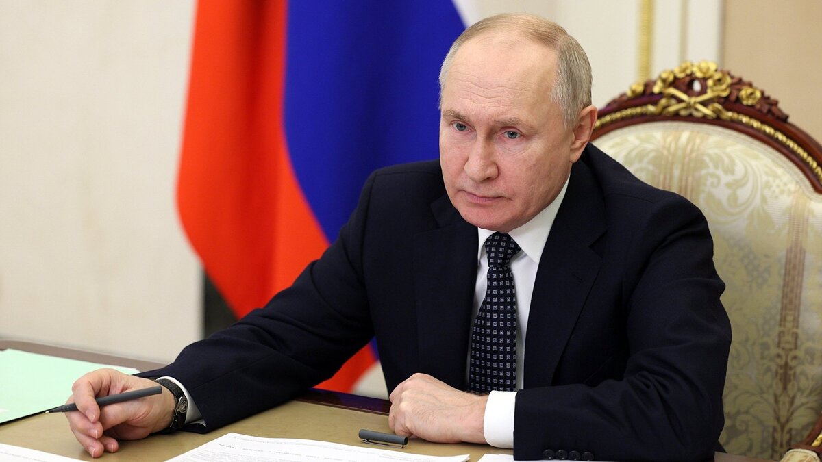    Президент РФ В. Путин провел совещание с членами правительства РФ© POOL