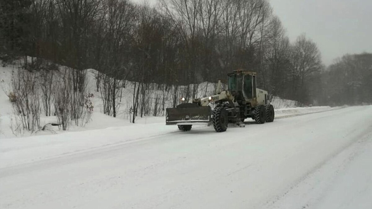     Прямо сейчас в Приморье продолжают устранять последствия непогоды. О том, где сейчас перекрыты дороги и какие авиа-перелеты отменены сегодня, сообщило правительство Приморского края.