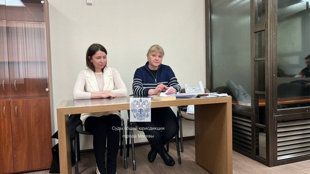     Обвиняемую в неуплате налогов блогершу Елену Блиновскую отправили в СИЗО из-за нарушения домашнего ареста. Там экс-миллионерша проведёт остаток зимы и встретит весну.