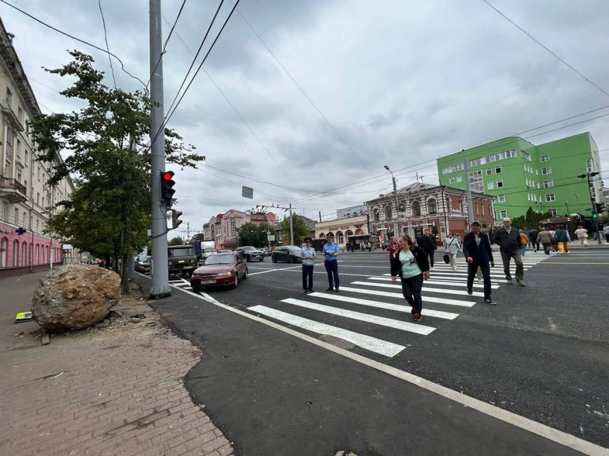 Ремонт дорог в Иванове привел к завышению бордюрного камня на перекрестках  | «Ивановские новости» | Дзен