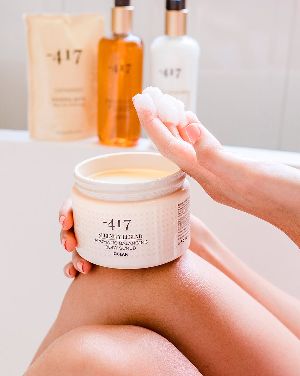 MINUS 417 — почти поездка на море. И не на какое-нибудь, а на Мёртвое море. Ведь этот израильский бренд делает косметику на основе морских минералов и всем известных драгоценных грязей