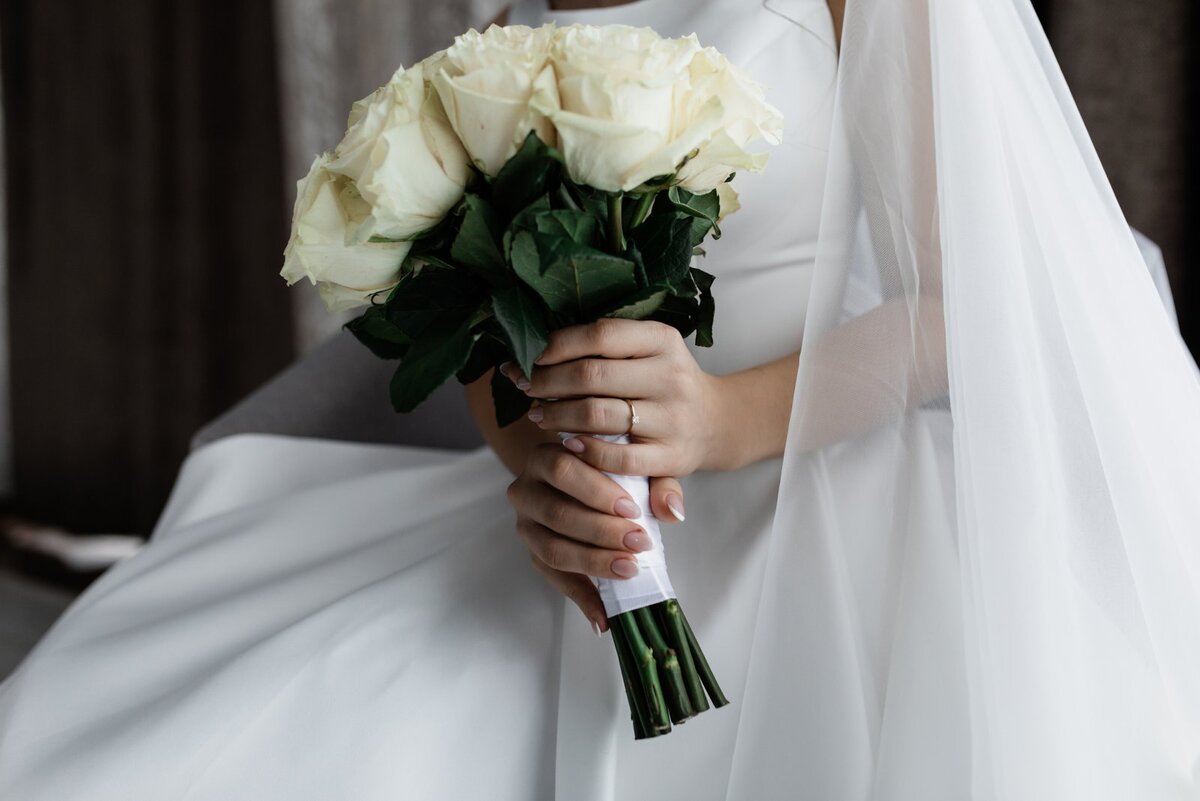 Свадебные букеты и флористический декор — как модно украсить свадьбу в 2022 году