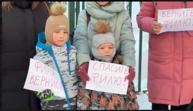 Развлечения для детей. Дети играющие во дворе. Безопасность детей на улице фото. Праздник день защиты детей в саду. Квесты для детей на природе.