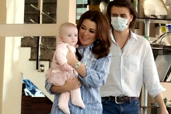 Сестра Анны Стрюковой и младшая дочь Анастасии Заворотнюк Мила Чернышёва - ФОТО