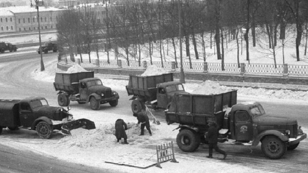 Народные Традиции. Уборка снега: Московские традиции с 19 века до наших дней.