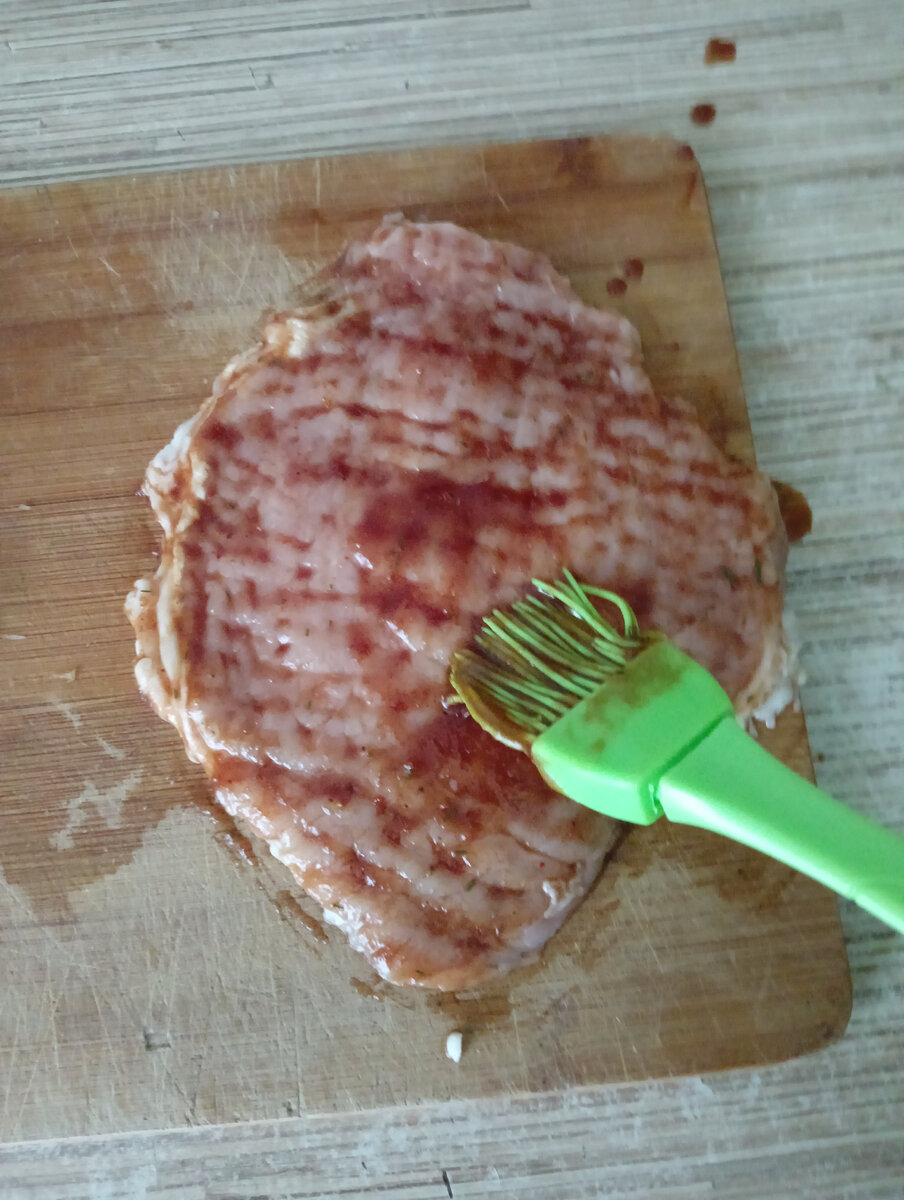 Что нибудь хотим послушать. Человек в наушниках. Мемы про соседей сверху. Неприятный звук. Эмо мемы.