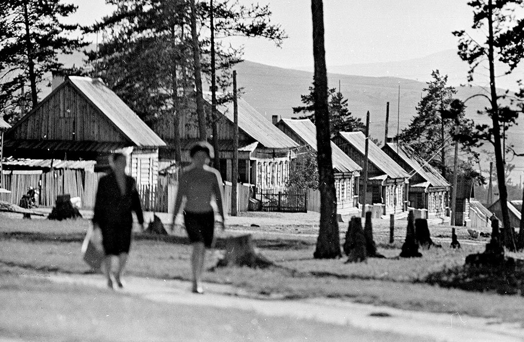 Столица Ольхона - поселок Хужир. Фото Эдгара Брюханенко 