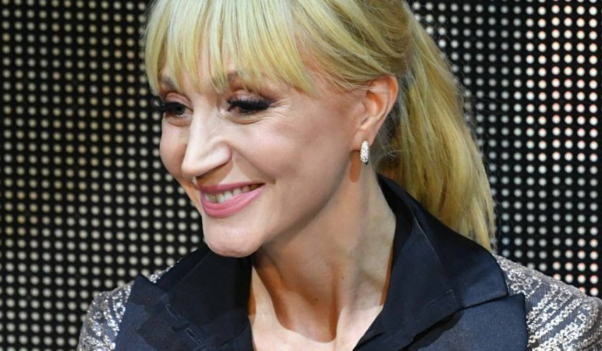 Долго искал фото, где Кристина была бы похожа на маму - нашёл. Фото Яндекс.Картинки. 