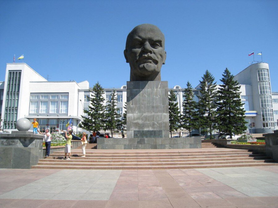 Кб улан удэ. Площадь советов Улан-Удэ. Площадь Ленина Улан-Удэ. Улан-Удэ площадь площадь советов-. Центральная площадь Улан Удэ.