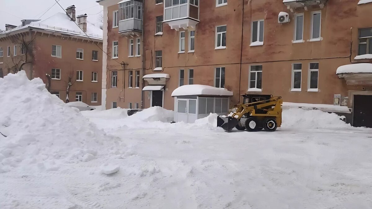 В Глазове назвали районы, где подрядчики не справляются с уборкой снега |  udm-info.ru | Дзен