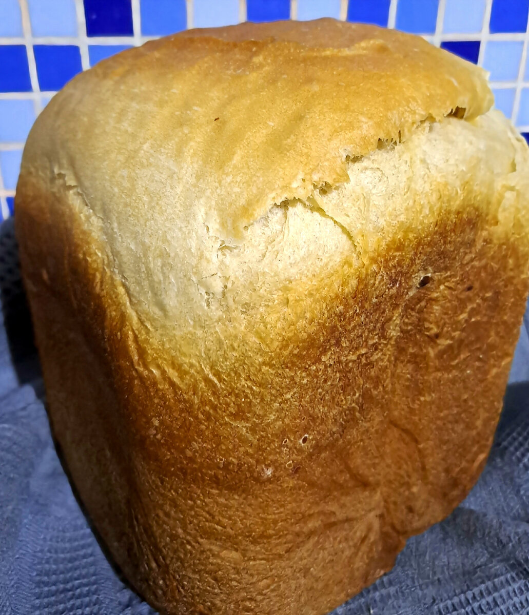 Тесто в хлебопечке. Почему хлеб в хлебопечке получается плотным. Пшеничный хлеб в разрезе. Почему хлеб в хлебопечке получается плотным. Почему хлеб в хлебопечке получается плотным.
