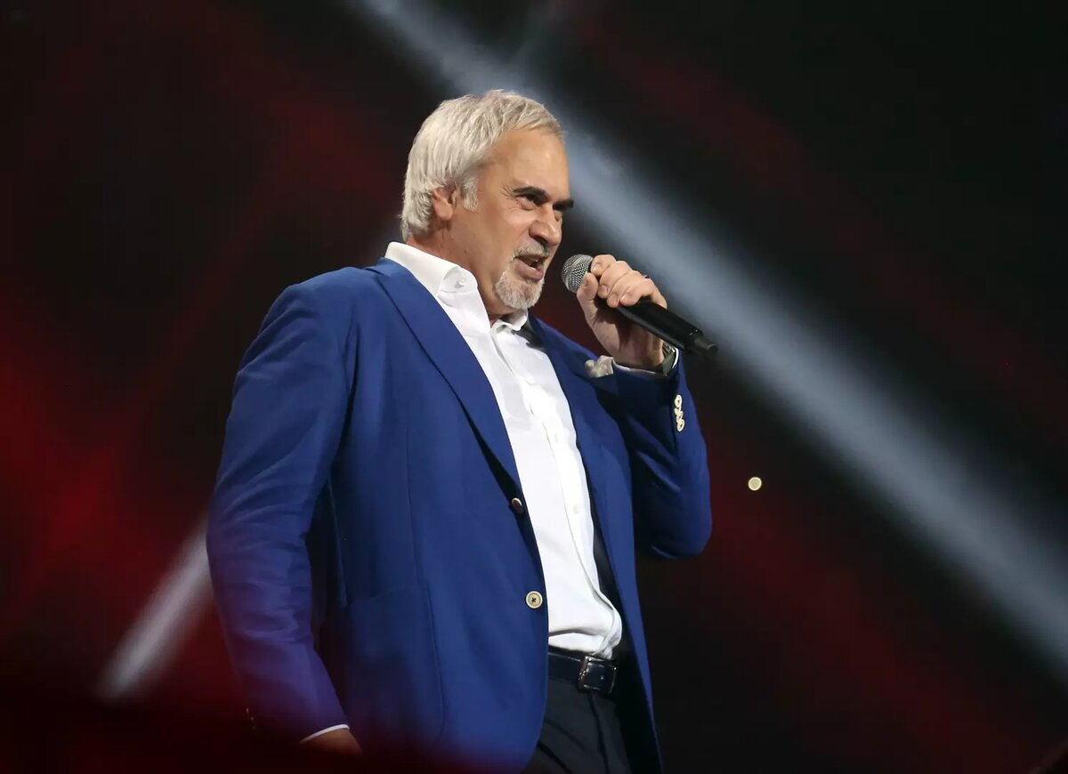 Песня про часы тик так. Новогодняя песня тик так слова. Валерия часики фото. Когда вышла песня часики. Mp3 в отличном качестве!.