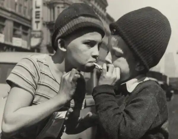 После школы одна дома показала