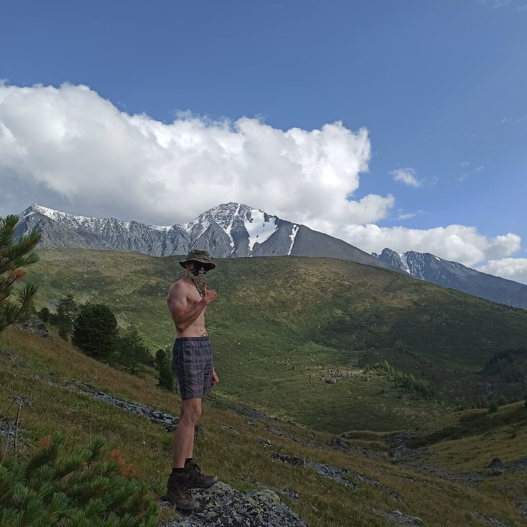 треккинг (пеший туризм). поход в горы. рюкзак osprey aether ag 85. поход в горы для начинающих. пеший поход.