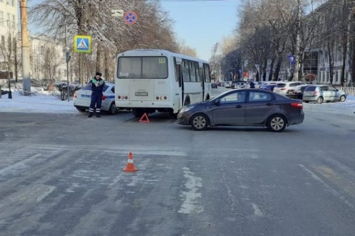 В Воронеже из-за ДТП на пешеходном переходе погиб пенсионер | АиФ Воронеж |  Дзен