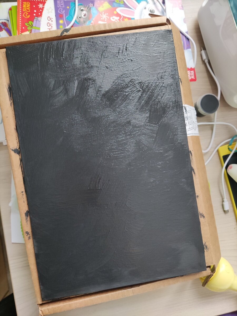 Первый слой - хаотичный мазки. Фото: личный архив