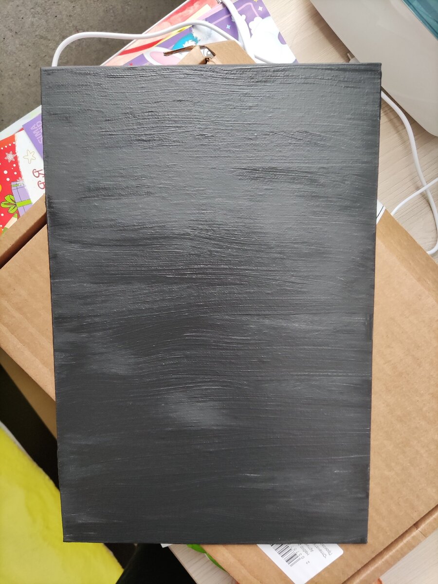 Отпечатки ладоней на стене страшилка. Отпечаток руки на двери. Отпечаток руки на стекле. Отпечатки рук на стене. Отпечаток руки на двери.