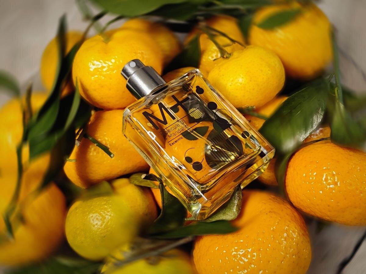 «Molecule 01 + Mandarin» от Escentric Molecules. Сочное фото пользователя Fragrantica LestatDeLioncourt.