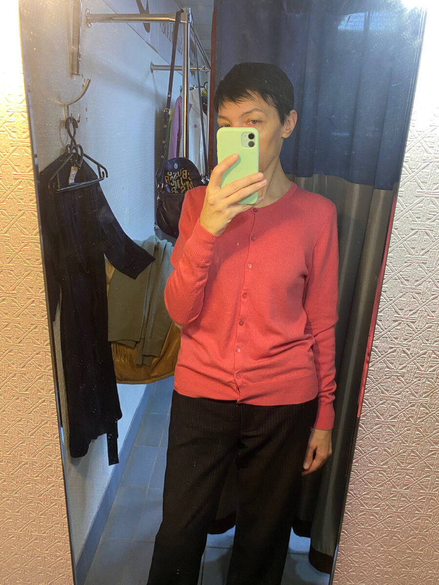 одежда из переработанного текстиля. комиссионка вещей. сдаем одежду в секонд. сдача одежды в секонд хенд за деньги. уделка секонд хенд спб.