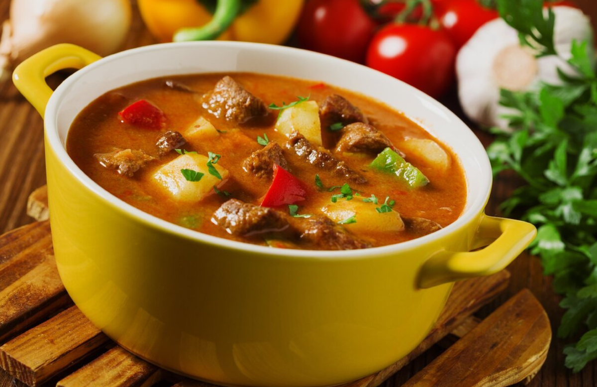 Первые блюда из свинины с фото КАВКАЗСКАЯ КУХНЯ: СУП-ХАРЧО НА СВИНИНЕ С РИСОМ Свинина 800 гр. Морковь 1 шт.