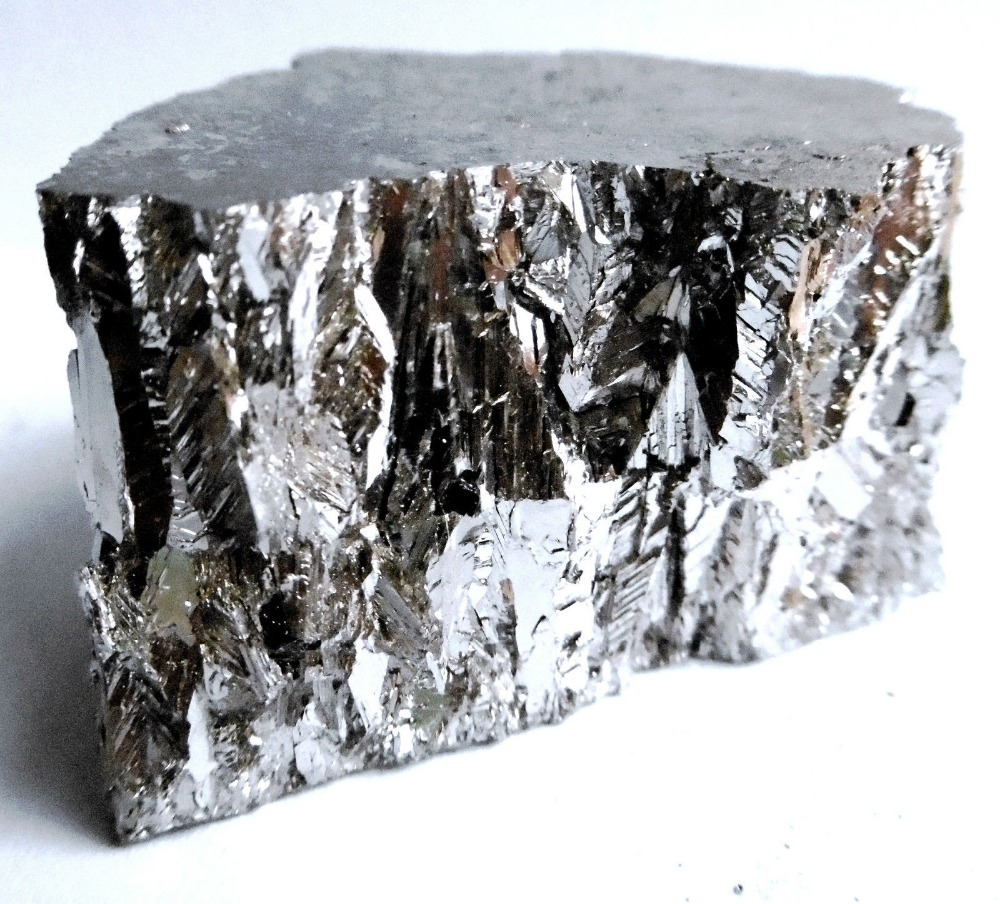 Металл 21 века. Алюминий самородок. Сплав висмута и свинца. Алюминий самородный металл. Кусок алюминия.