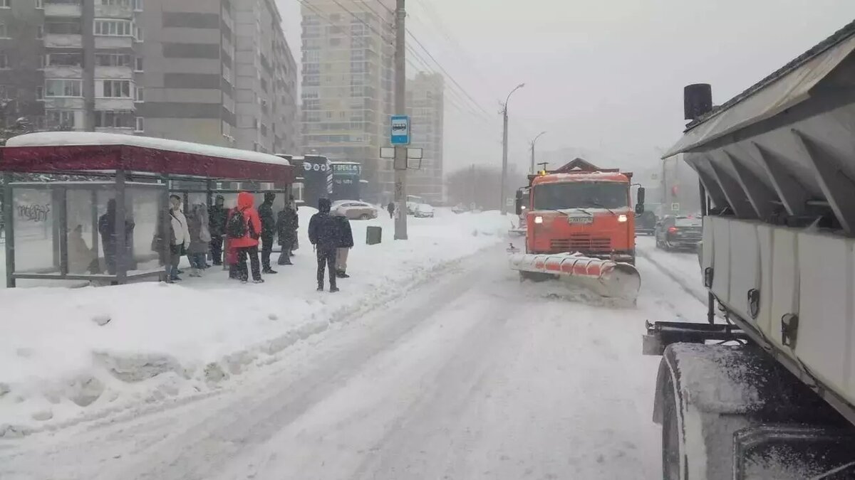     С 23 на 24 января на нескольких улицах Ижевска пройдут работы по вывозу снега.