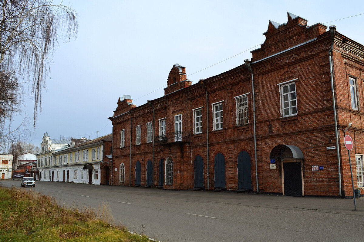 Многоэтажный дом в омске. Омский дома. Красивые дома омска. Омский дома. Особняк купца батюшкина («дом колчака»).