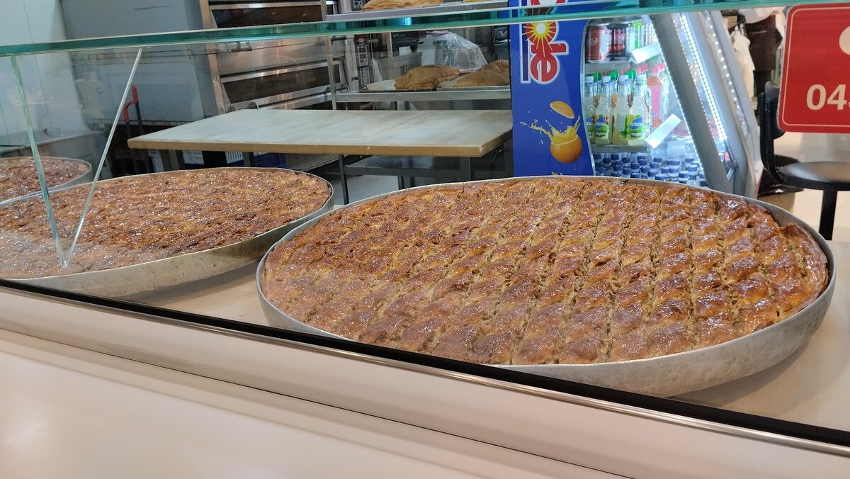 Как напугать учителя информатики cmd. Как напугать информатика. Команда чтобы удивить учителя информатики. Как удивить информатика с помощью. Окно командной строки.