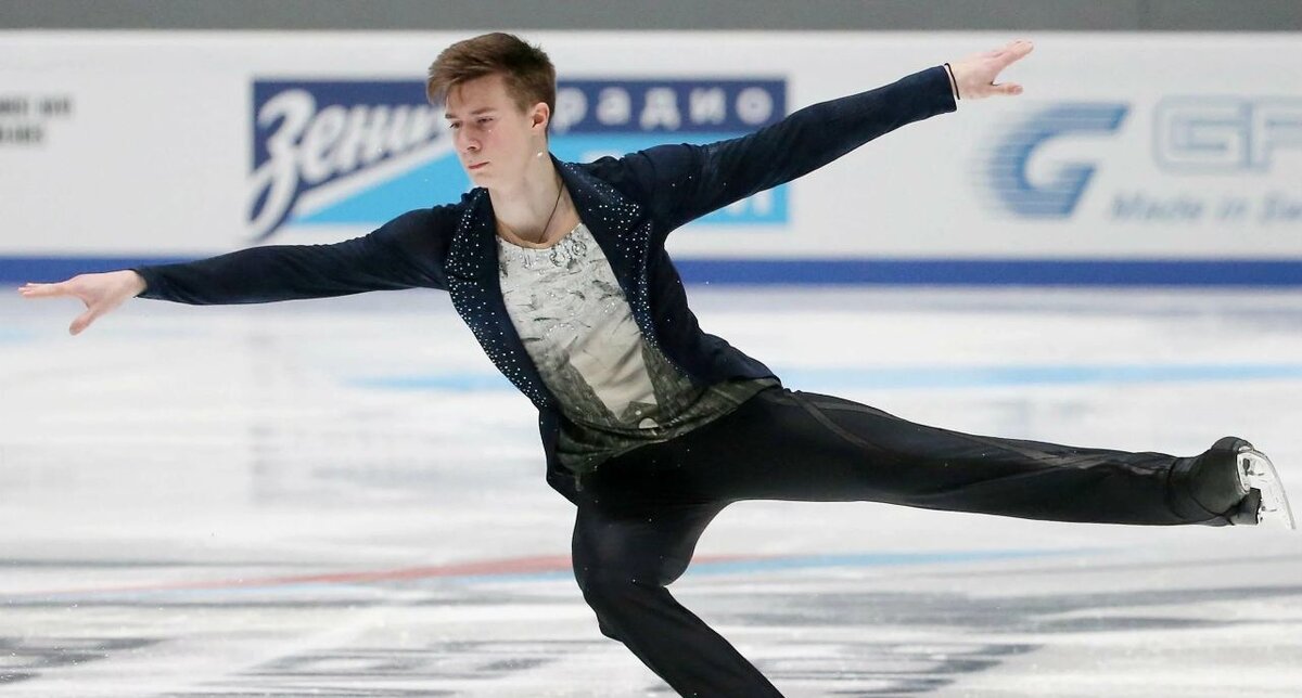 Фигурное катание валиева токиомышева. Прыжковый турнир по фигурному катанию женщины. Туктамышева четверной. Пётр гуменник фигурное. Григорий федоров фигурист.