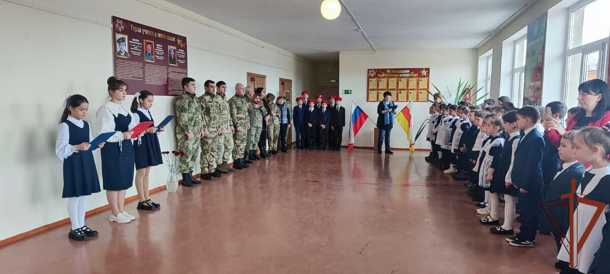 школа гакко. старшая школа гакко евгений алексеев. старшая школа гакко 17. старшая школа гакко 17. старшая школа гакко иллюстрации.