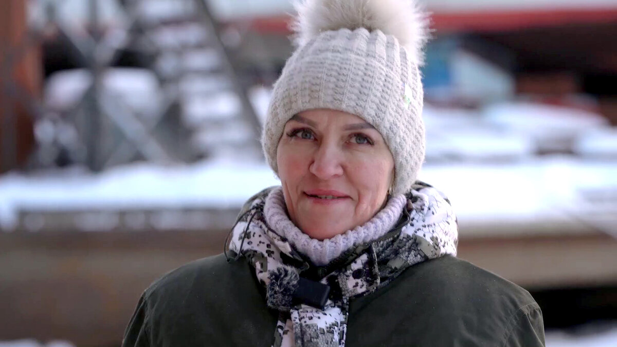 Елена Генералова - единственная в Якутии женщина-выморозчик кораблей