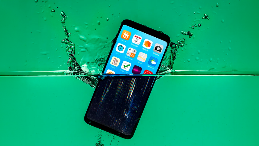 Эксперимент с водой и иглой. Компас из иголки и воды. Опыт игла на поверхности воды. Эксперимент с поверхностным натяжением воды. Самодельный компас.