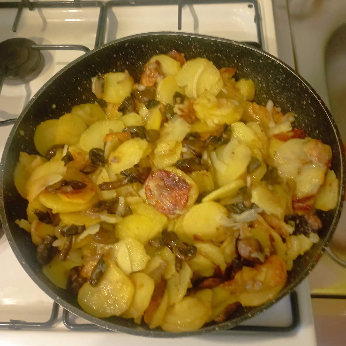 блюда с картошкой. приготовление блюд с картошкой. запеченный молодой картофель. картошка с грибами. блюда из картошечки.