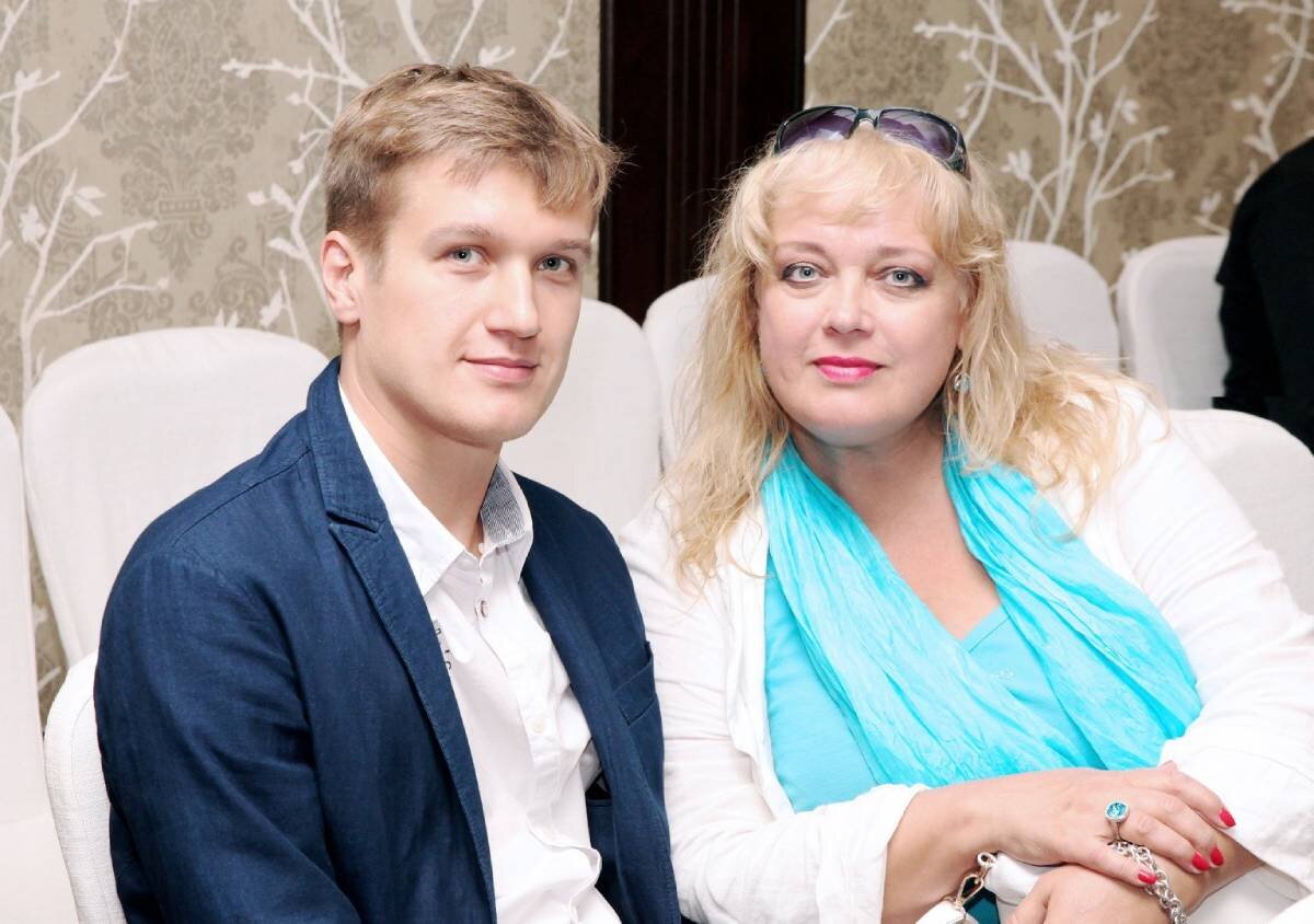 Анатолий Руденко с матерью