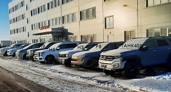 Новые модели возле Тульского завода HAVAL. Фото телеграмм канал HAVAL Clubs