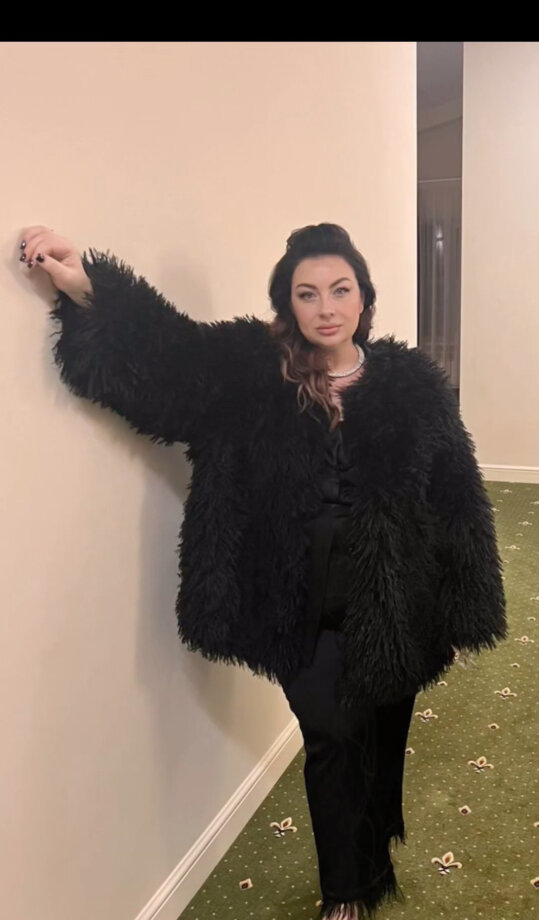 Шубы этой зимой. Роскошная женщина в шубе. Женщина в роскоши. Роскошная шуба. Шуба роскошь.
