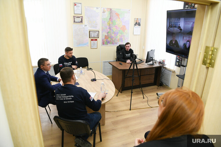 прямая линия с президентом 2021. прямая линия с путиным статистика. статистика по переговорам. прямая линия инфографика. прямая линия с путиным 2021 мем.