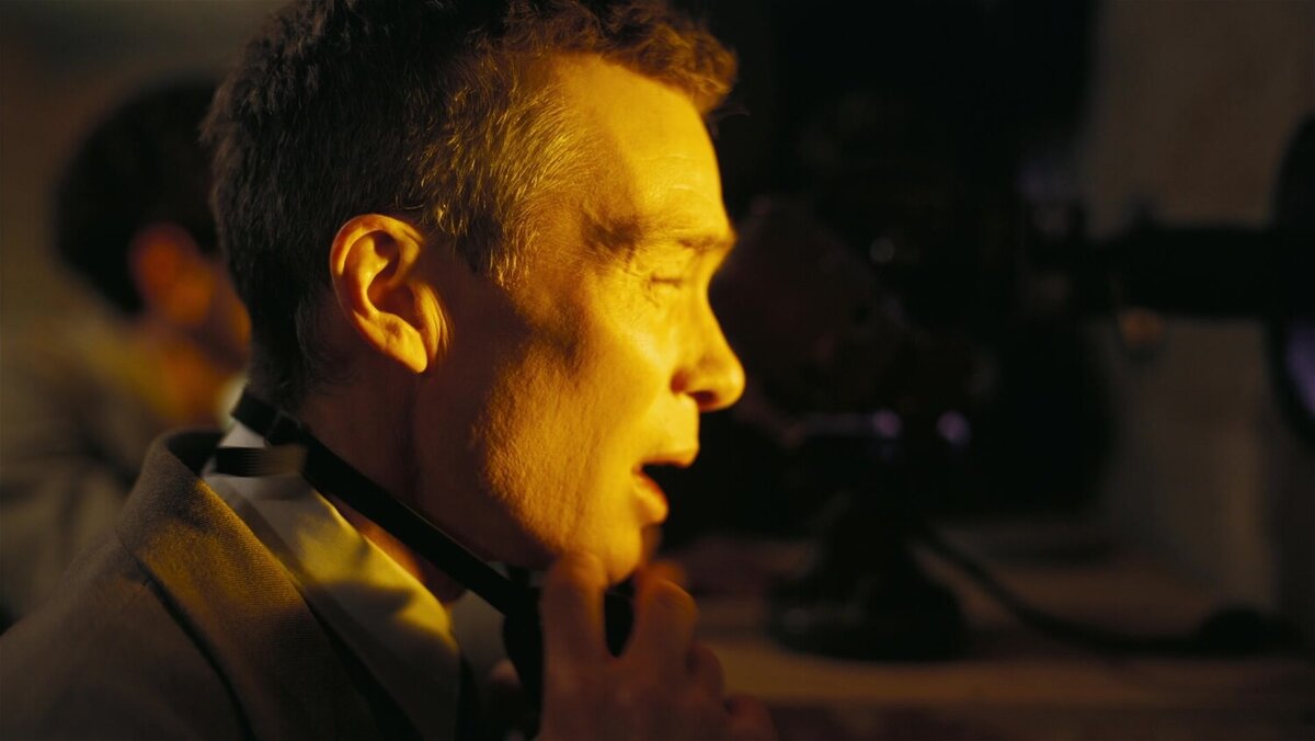 эксперимент в маркетинге. мечтать о будущем. будущее на листочках. строить планы на будущее. много идей в голове.