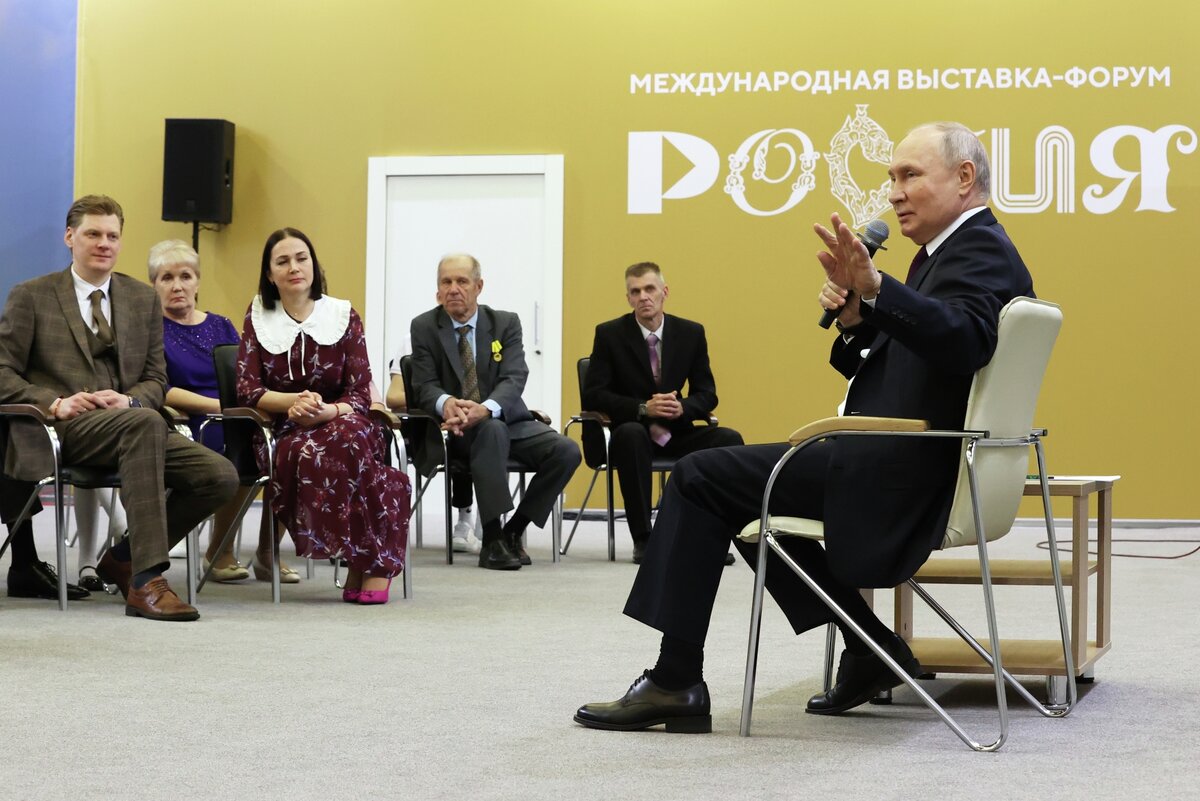 Постоянно думаю. О чем вы думаете то и чувствуете. Почему всегда думаешь о человеке. Я дождусь цитаты. Почему всегда думаешь о человеке.