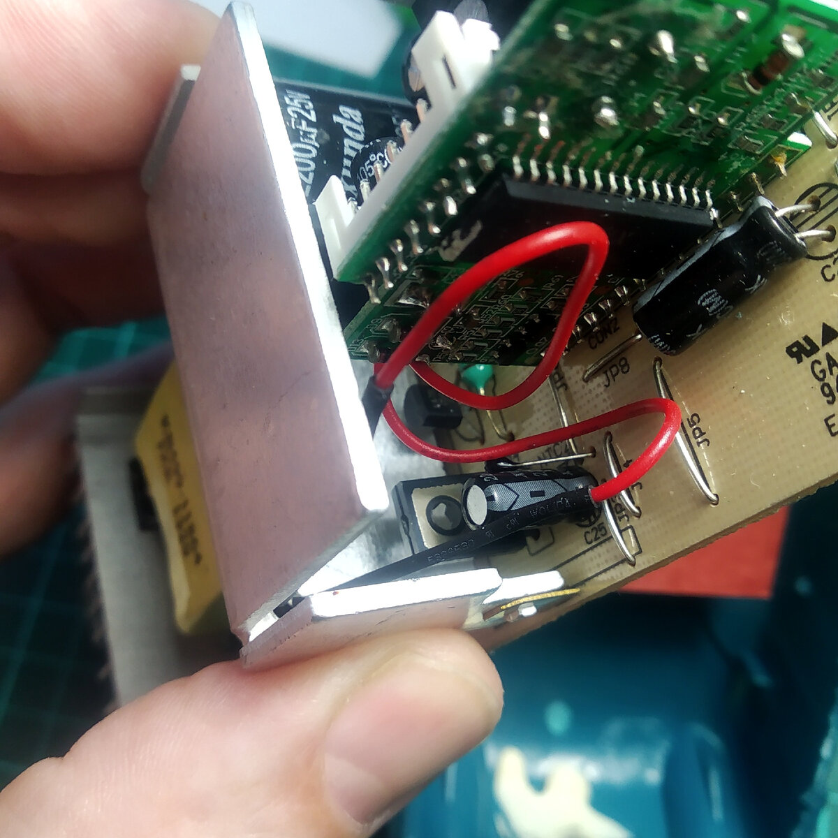 Питание приборной панели ваз 2107. Клемма возбуждения генератора камаз. Тахометр ваз 2114. Зарядки нет тахометр работает. Зарядки нет тахометр работает.