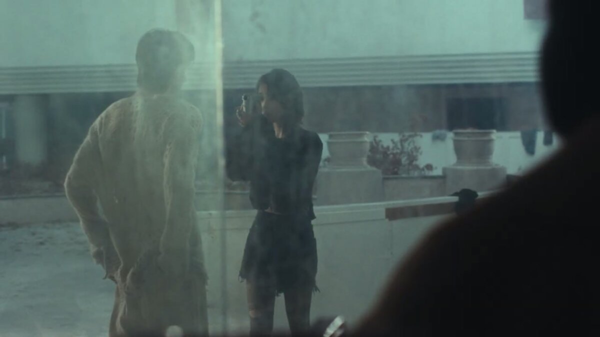 человек, который любит. женщина расцветает от любви. первой его любовью сказав. первой его любовью сказав. дорогой джон фильм 2010.