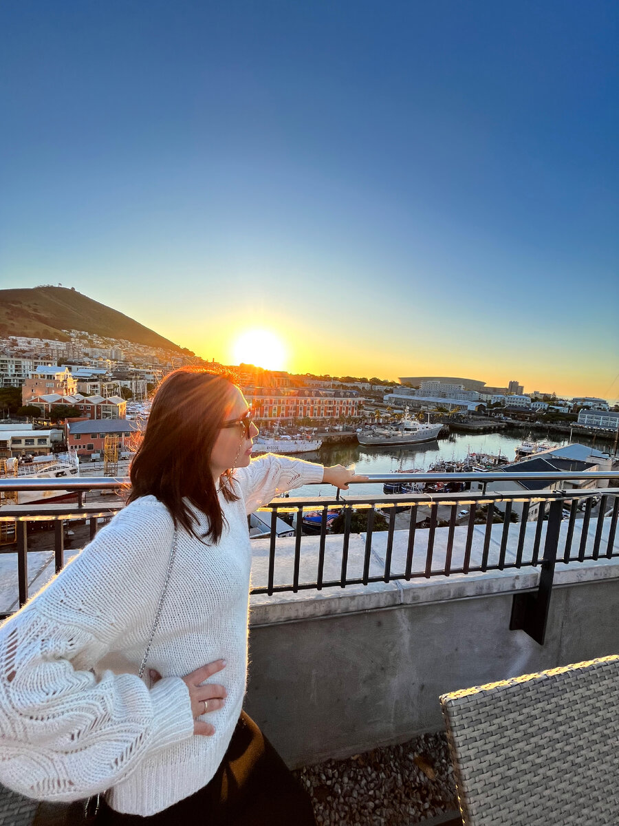 Вид на набережную с отеля Red radisson 