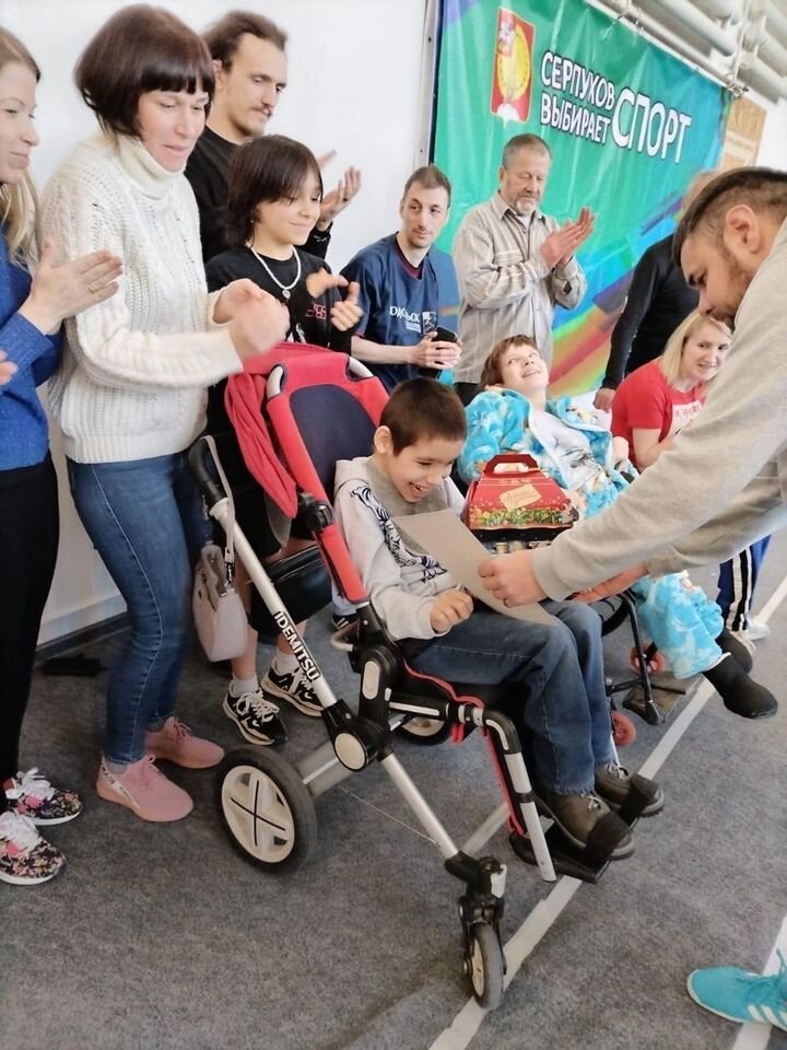 идея равных возможностей. идея равных возможностей. дети здоровые и инвалиды вместе. доступная среда для инвалидов. инклюзия эмблема.