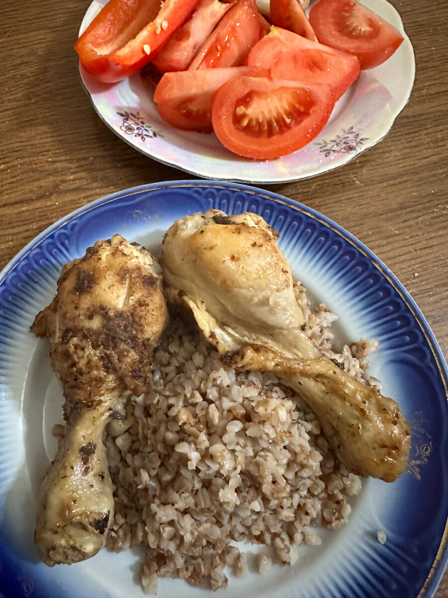 пока вы спите враг не дремлет спите больше изматывайте врага. засыпал недругов розами 10 букв. и пусть мы засыпаем в разных кроватях. спящий комикс. пока ты спишь враг не дремлет.